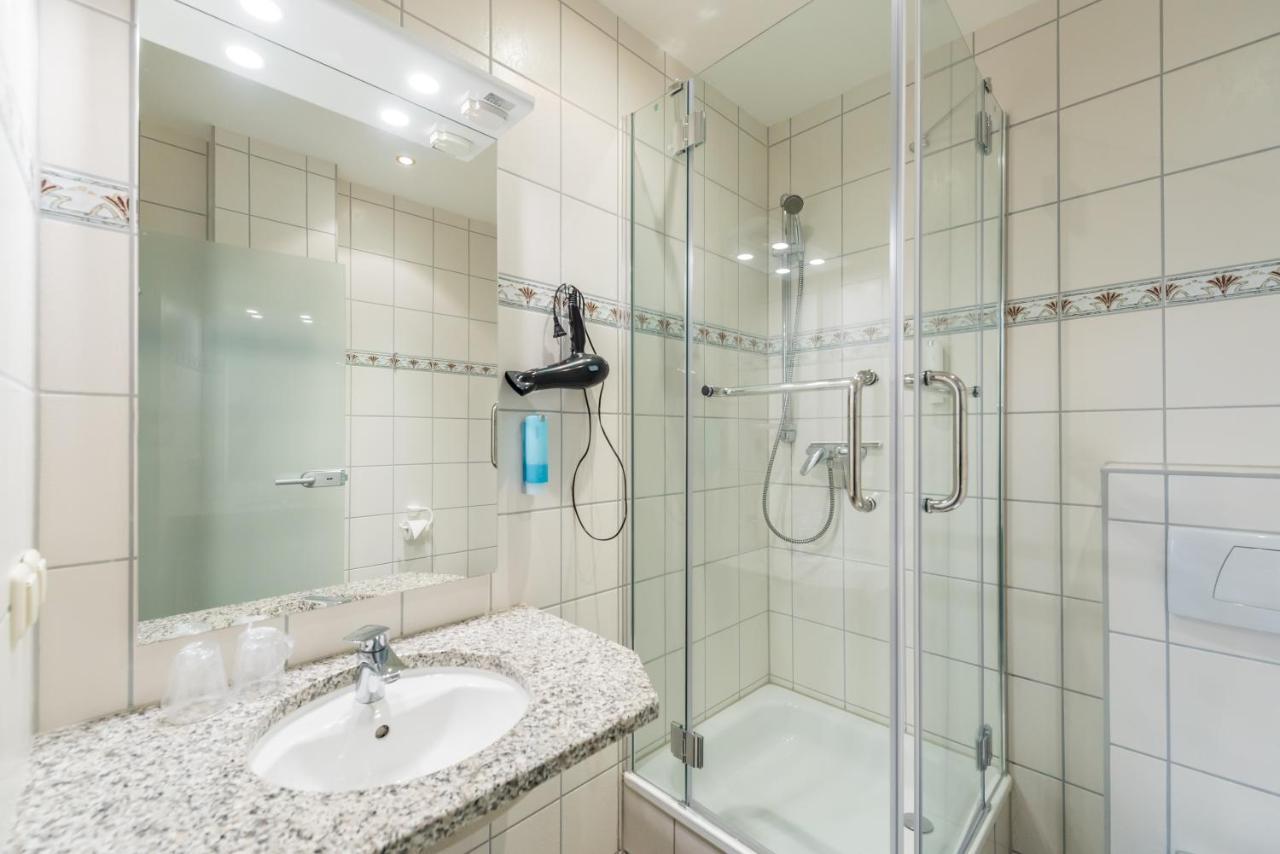 Hotel Koenigslinie 사스니츠 외부 사진