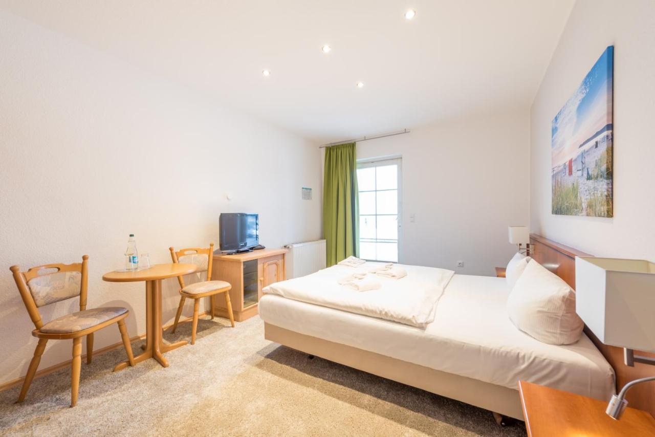 Hotel Koenigslinie 사스니츠 외부 사진