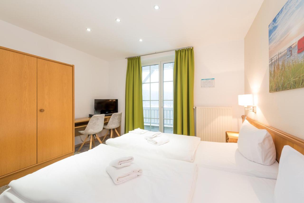 Hotel Koenigslinie 사스니츠 외부 사진