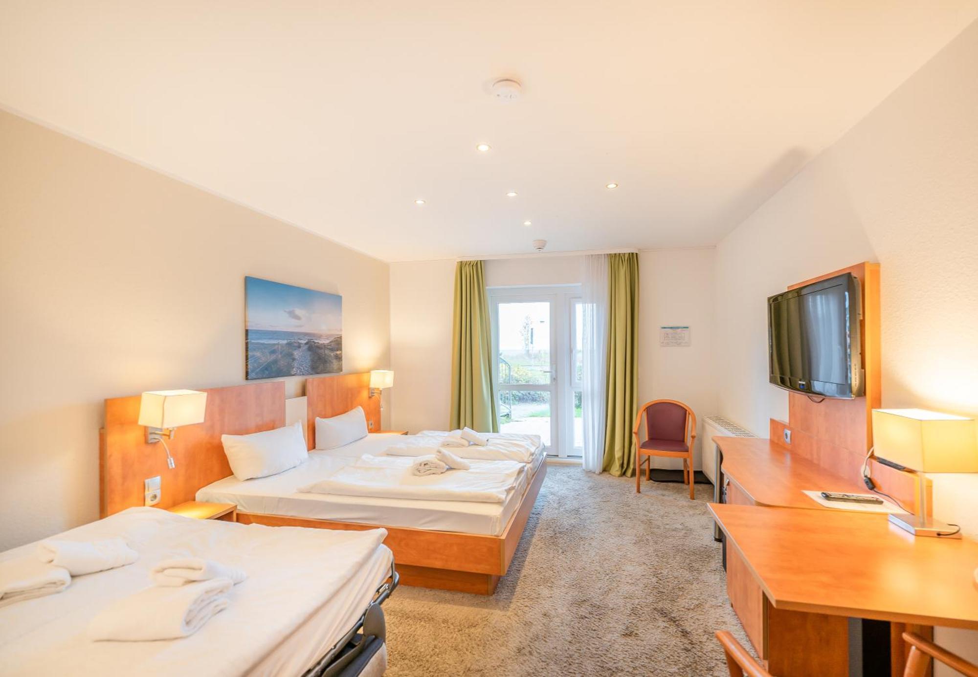 Hotel Koenigslinie 사스니츠 외부 사진