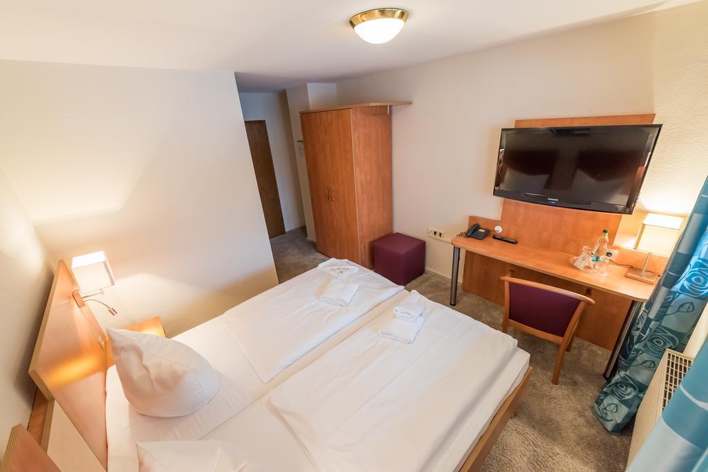 Hotel Koenigslinie 사스니츠 외부 사진