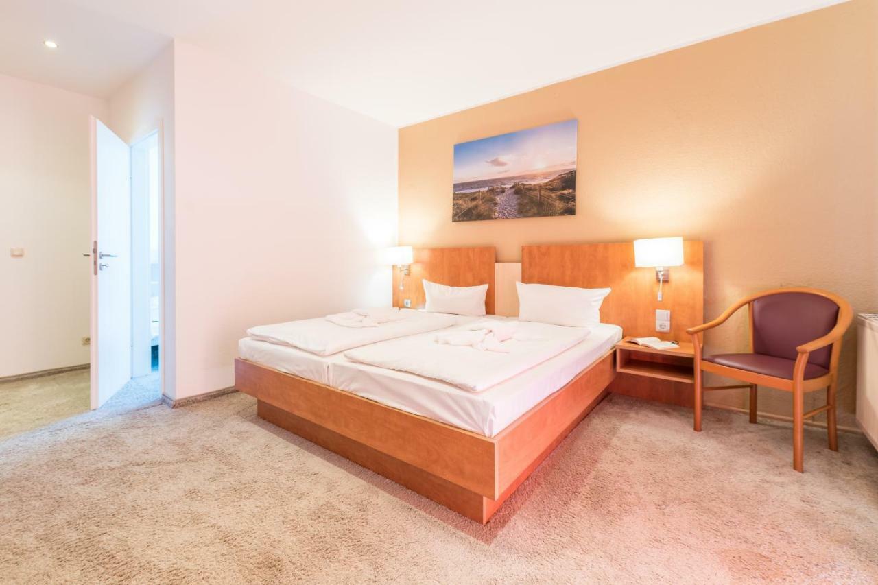 Hotel Koenigslinie 사스니츠 외부 사진